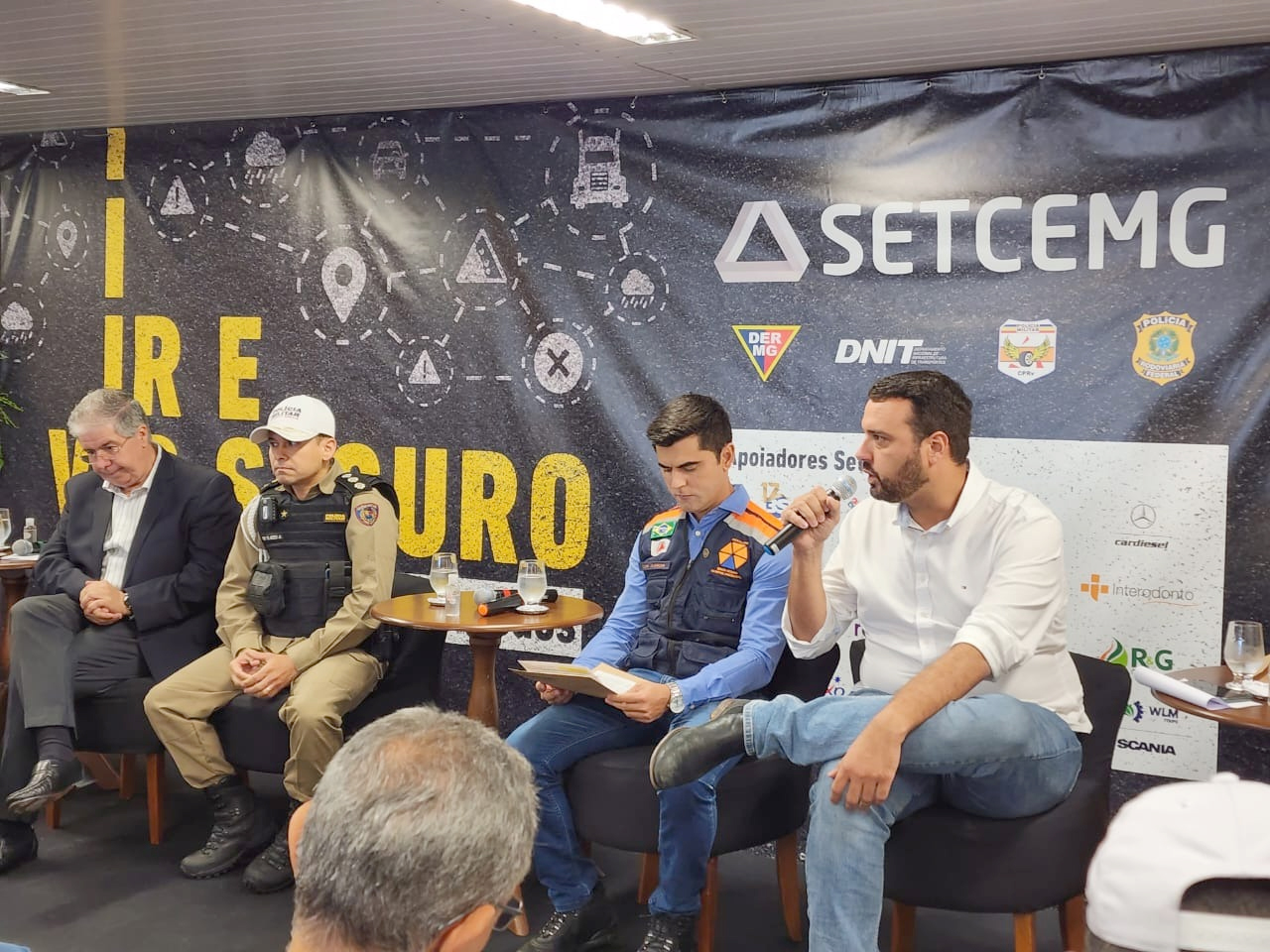 coletiva chuva foto divulgação der mg