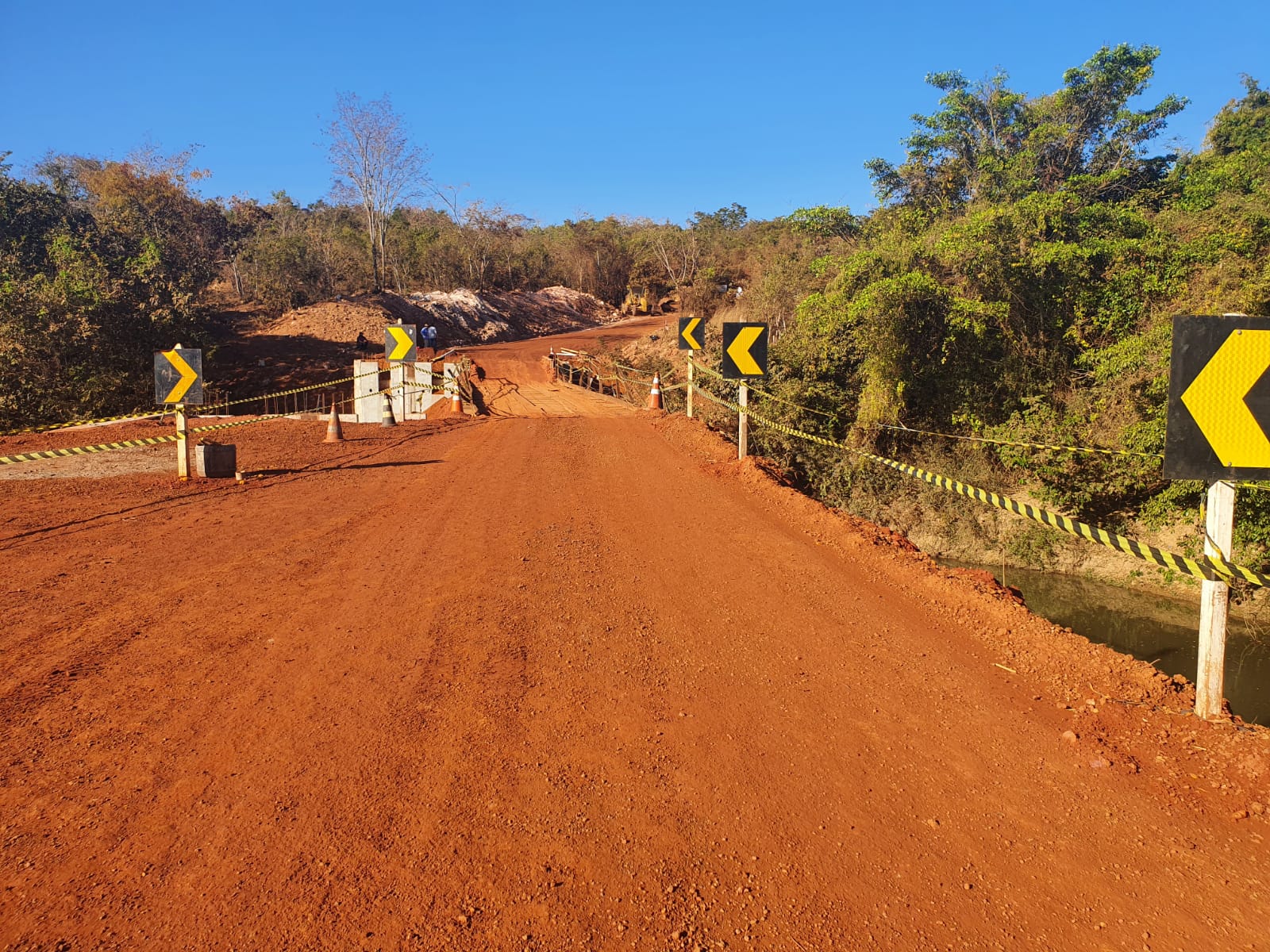 ponte sobre o rio Dourados na LMG 745 foto divulga 2