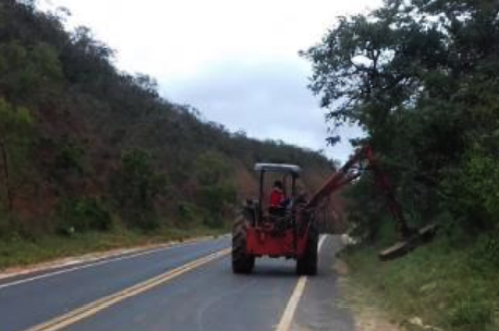 BR-135 roçada mecanizada