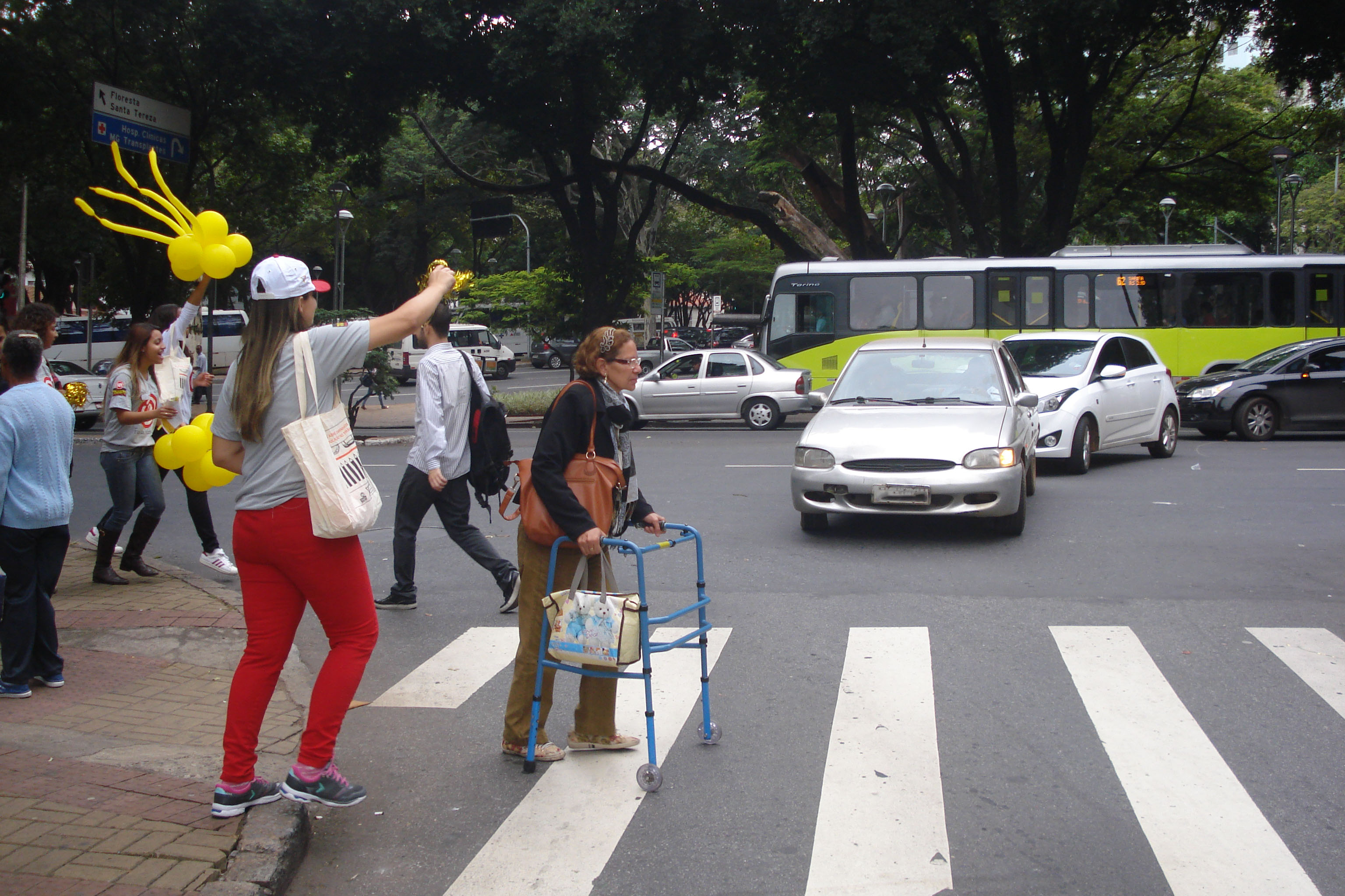 acao pedestre mobilidade reduzida 05