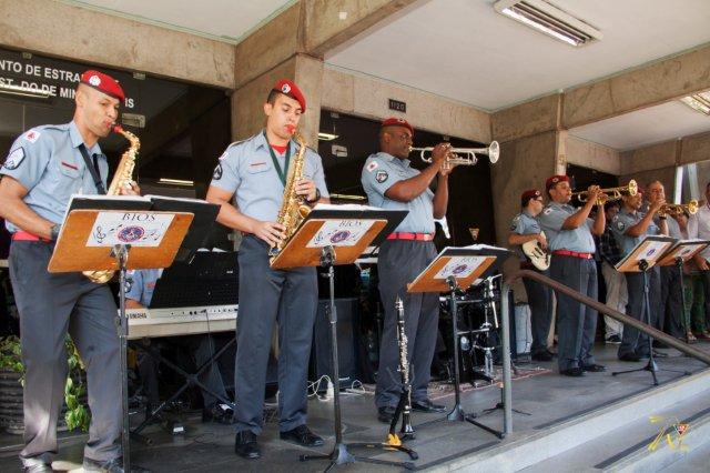 der 70 anos com logo 37apresentacao banda corpo de bombeiros 1