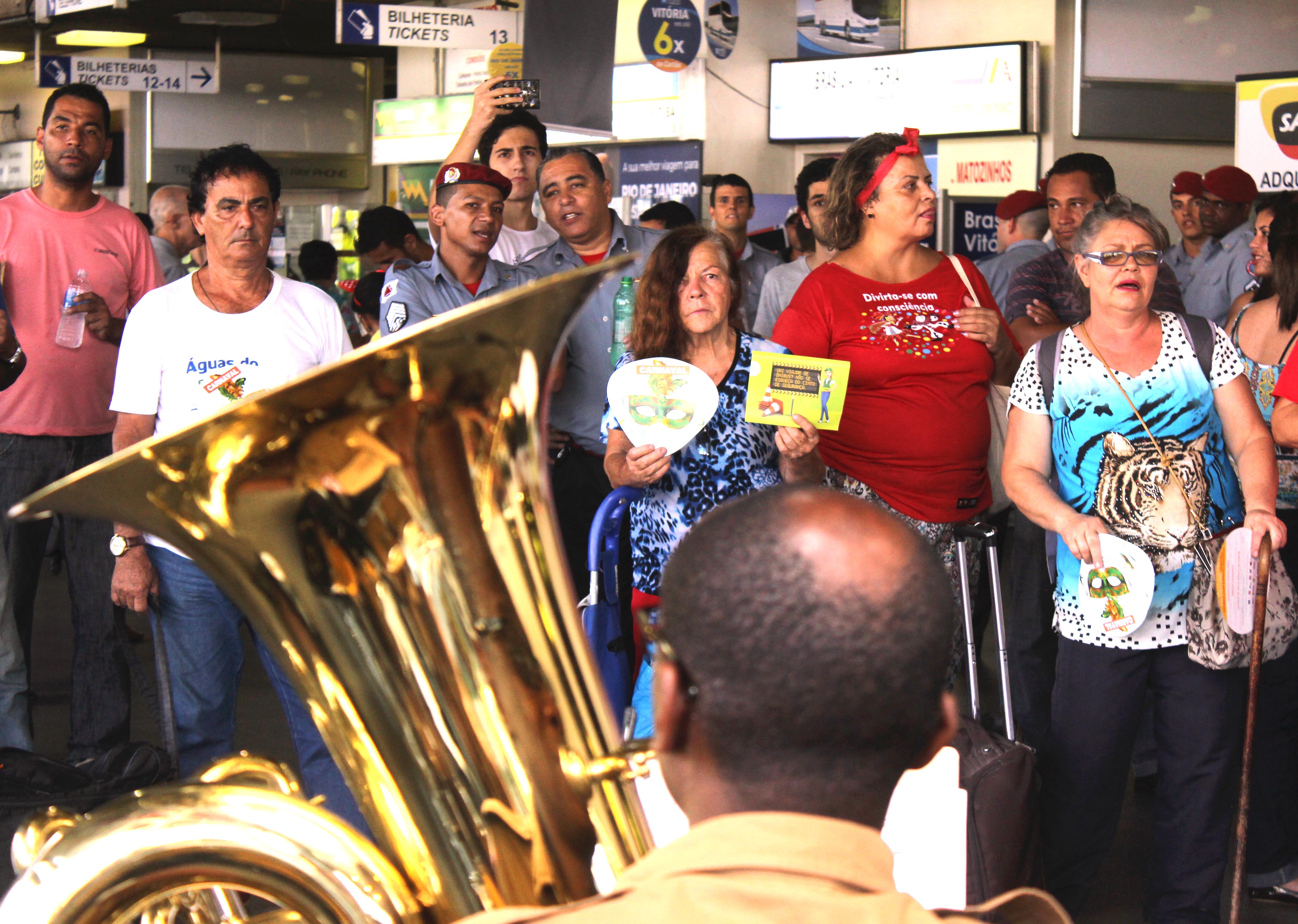 acao educativa carnaval rodoviario 230217 foto mariochrispim 1